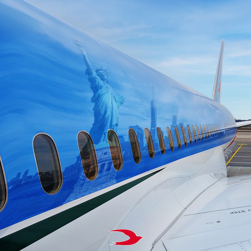 External view of Neos airplane