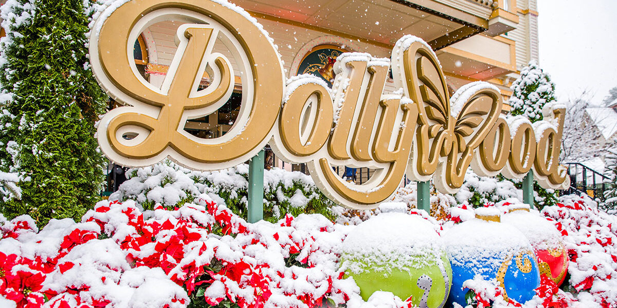 Snow covered Dollywood sign (Photo Credit: Dollywood)