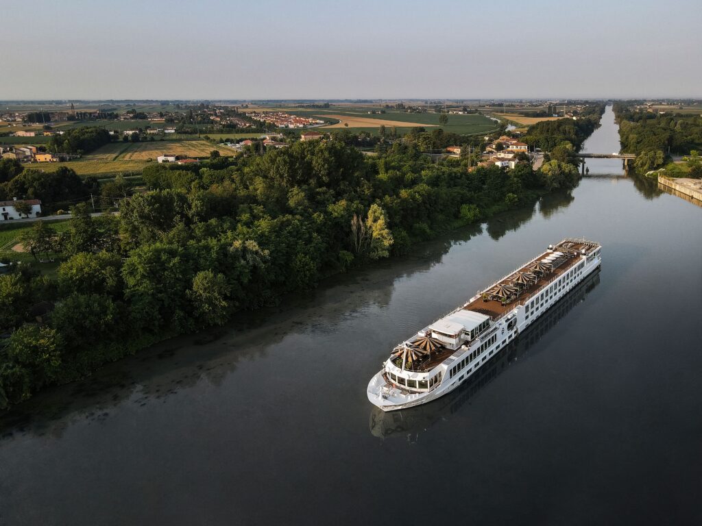 S.S. La Venezia Exterior