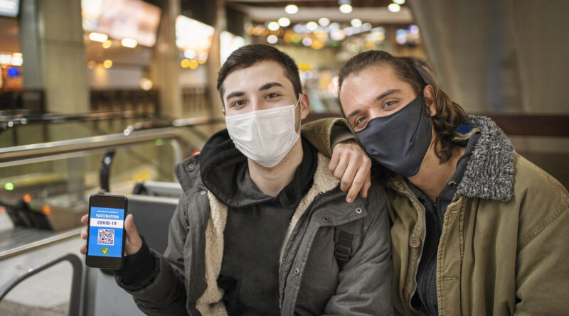 What you should know about holiday travel during a pandemic.