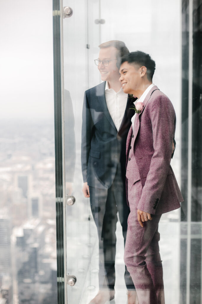 Eric and Carlo on the Ledge (Photo Credit: Skydeck Chicago)