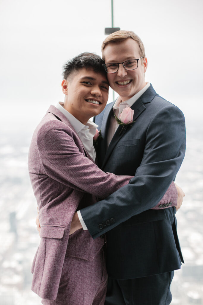 Eric and Carlo on the Ledge (Photo Credit: Skydeck Chicago)