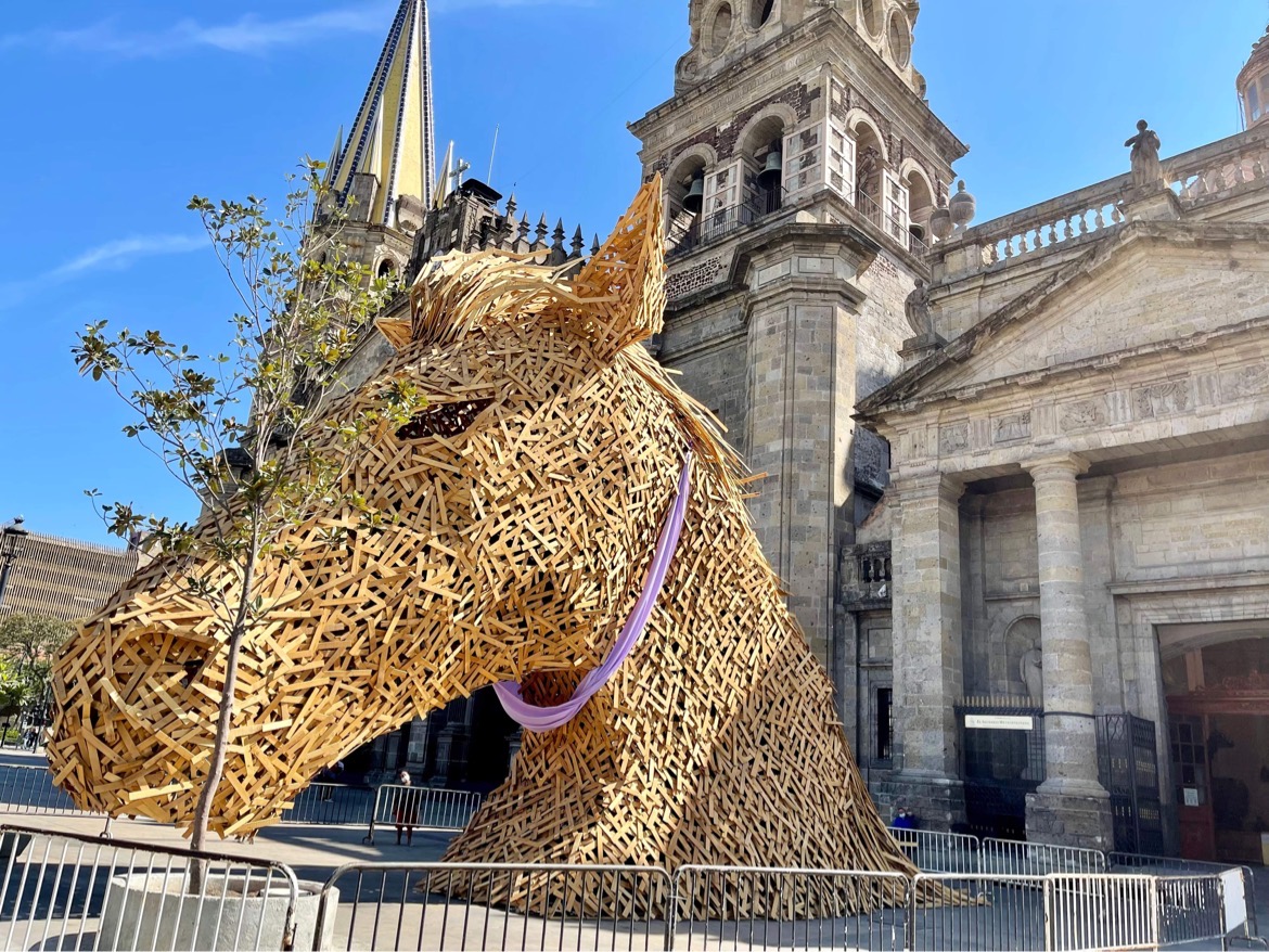 Public art display in Plaza Guadalajara (Photo Credit: Stephen Ekstrom)