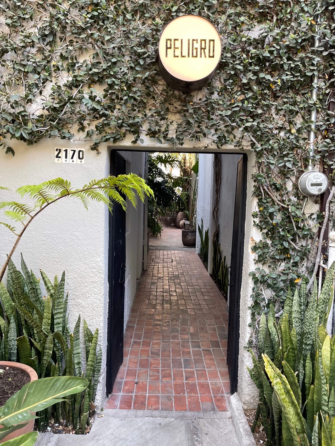 Entrance to Peligro al Fondo restaurant (Photo Credit: Stephen Ekstrom)