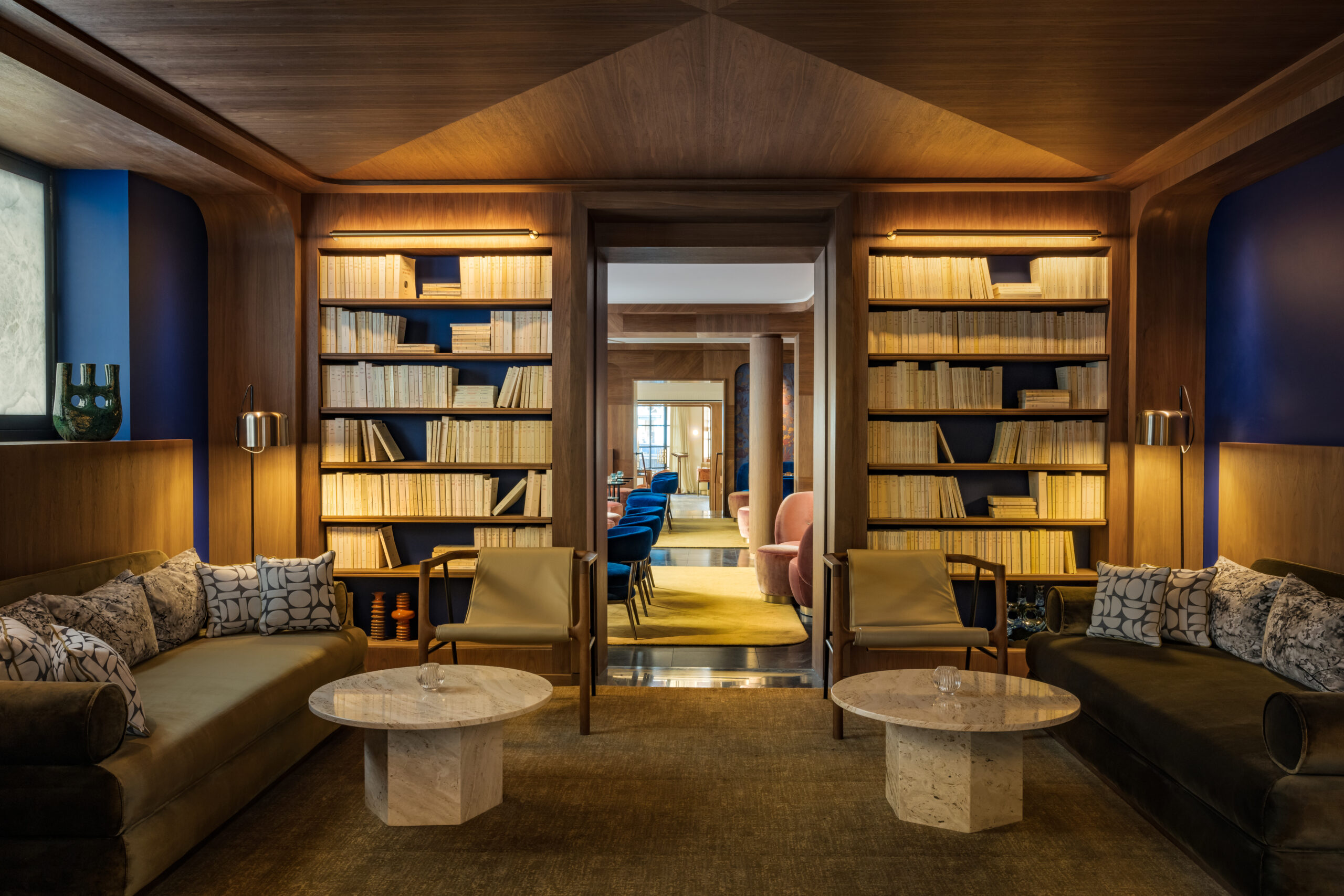 Library (Photo Credit: Pavillon Faubourg Saint-Germain)