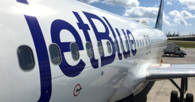 JetBlue (Photo Credit: LeoPatrizi / iStock)