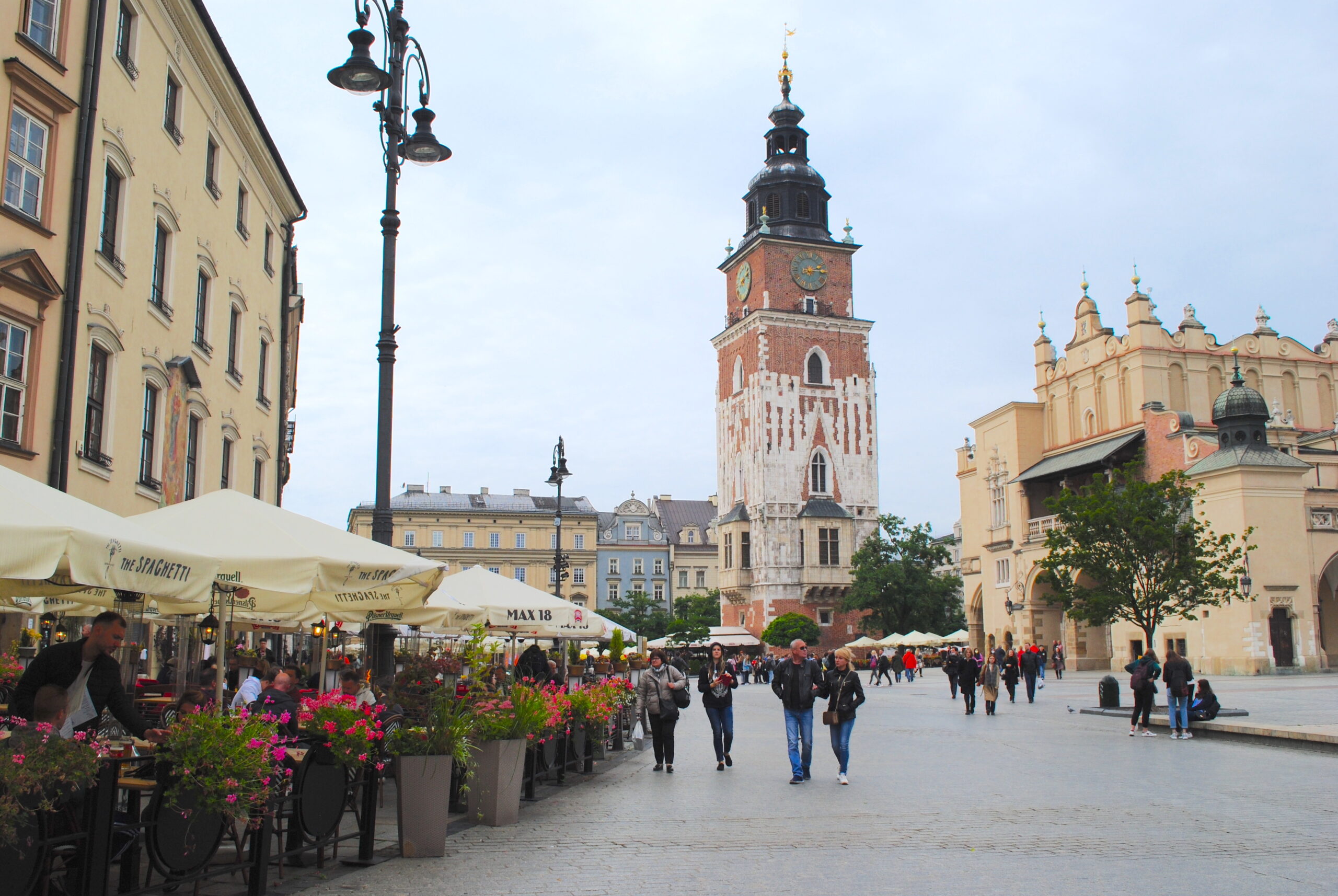 Main Square and Cloth Hall to the right (Photo Credit: Tomasz Lesniara)