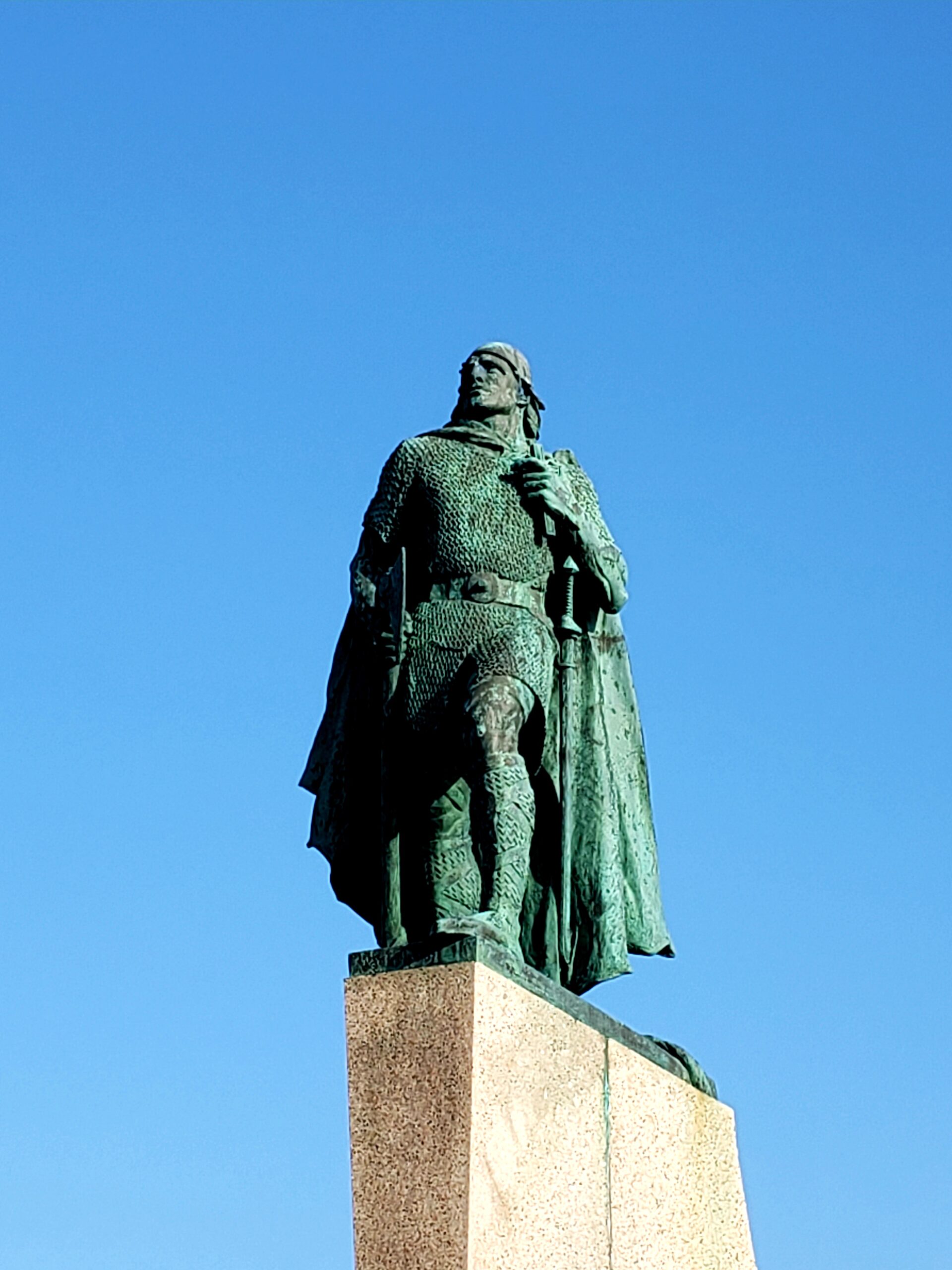 Leif Eriksson statue in front of the Hallgrímskirkja (Photo Credit: Chris Campbell)