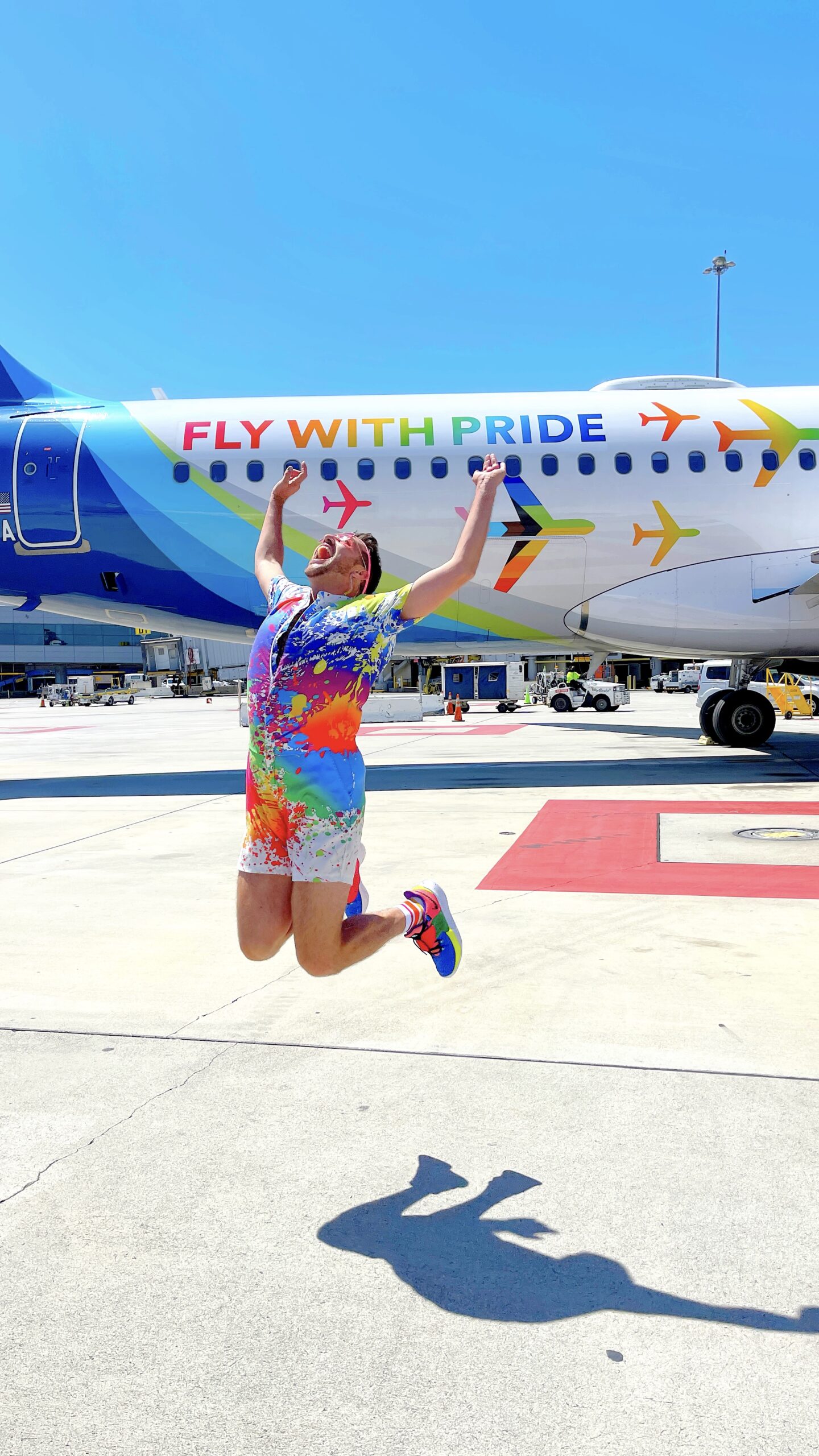 Alaska Airlines Pride in the Sky (Photo Credit: @raviroundtheworld)