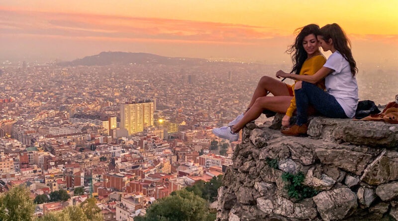 Kirstie and Christine in Barcelona, Spain (Photo Credit: Kirstie Pike and Christine Diaz)