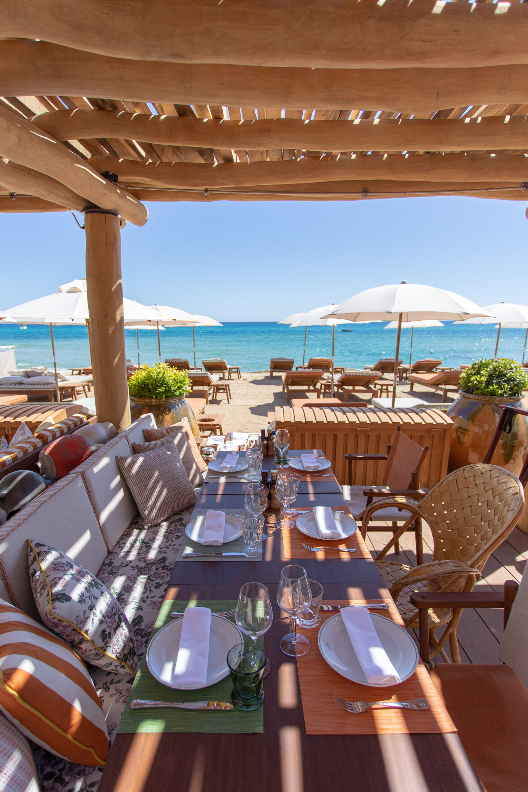 Beachfront Restaurant (Photo Credit: La Réserve Ramatuelle)