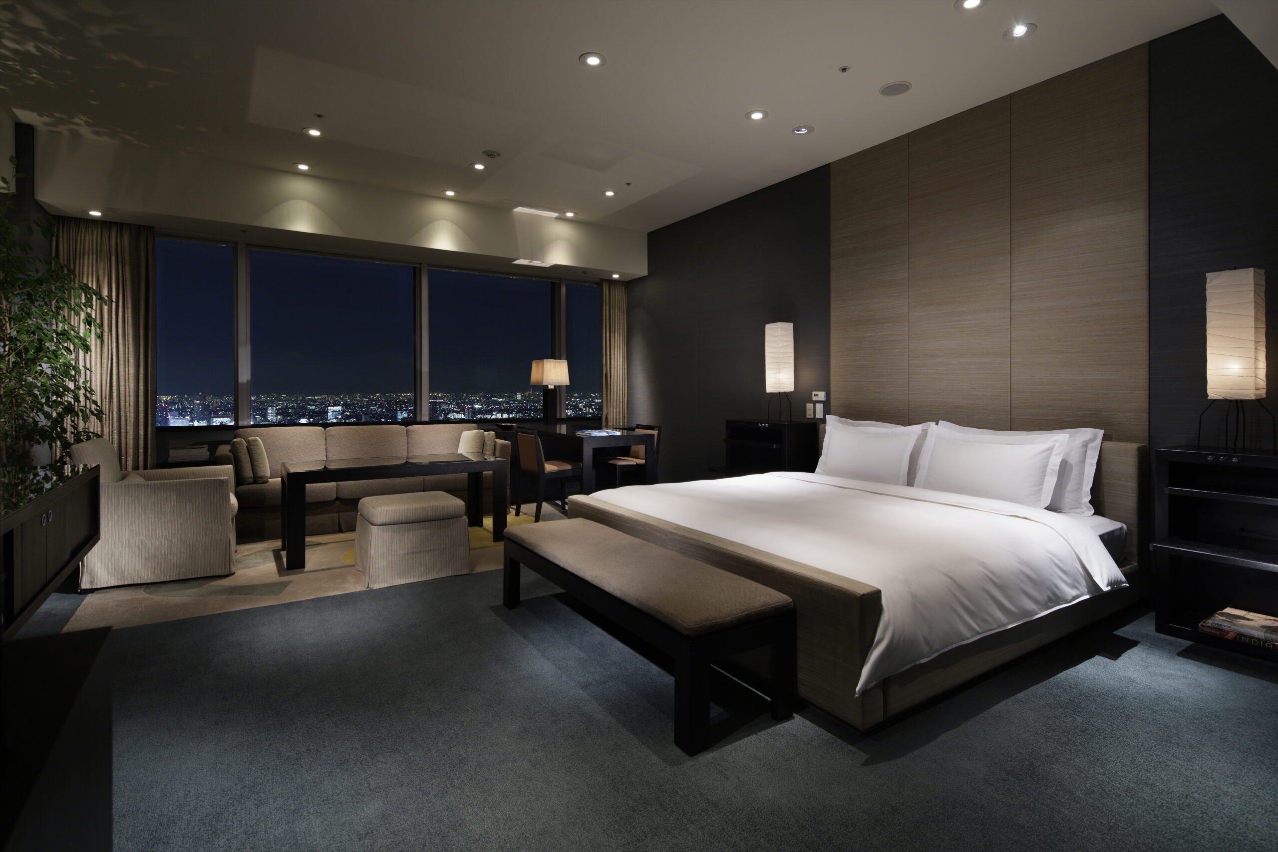 Suite at the Park Hyatt Tokyo (Photo Credit: Park Hyatt Tokyo)