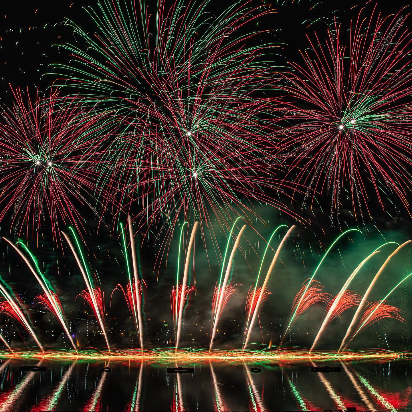 Montreal Fireworks Festival at La Ronde (Photo Credit: La Ronde / Six Flags)