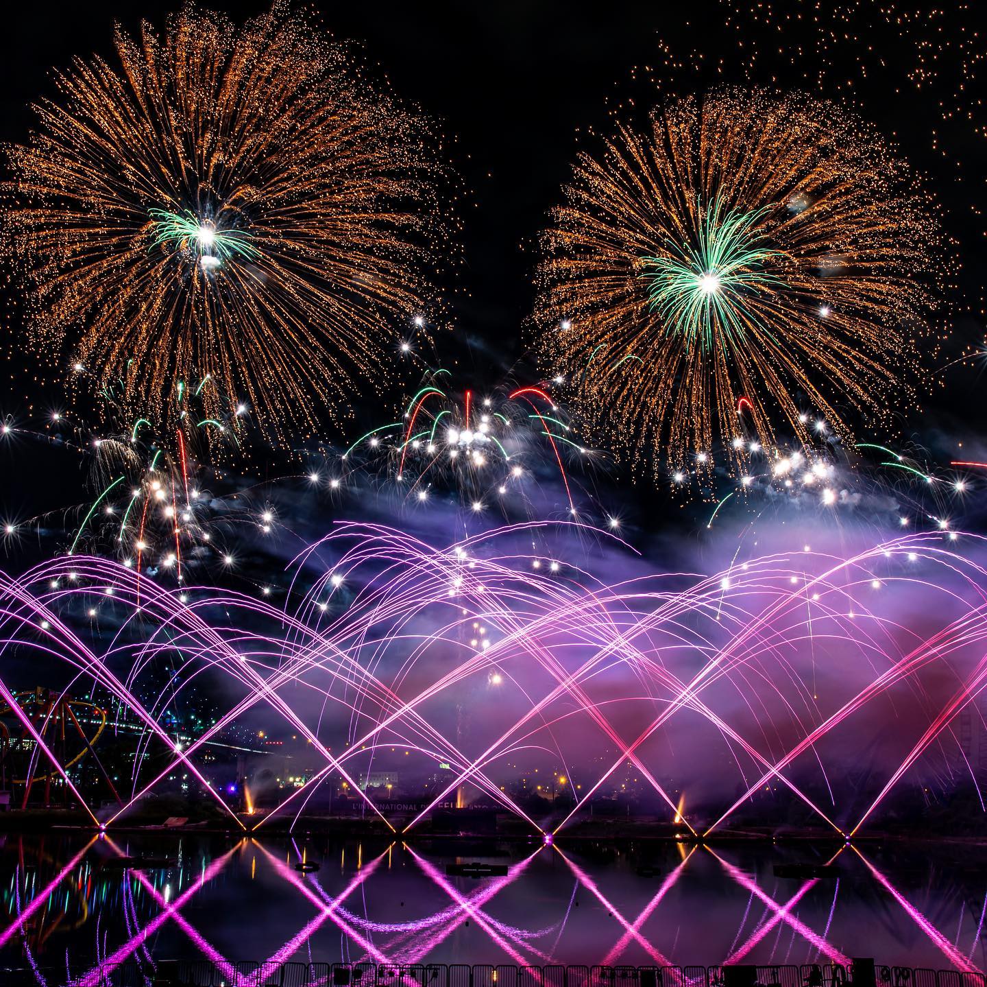 Montreal Fireworks Festival at La Ronde (Photo Credit: La Ronde / Six Flags)