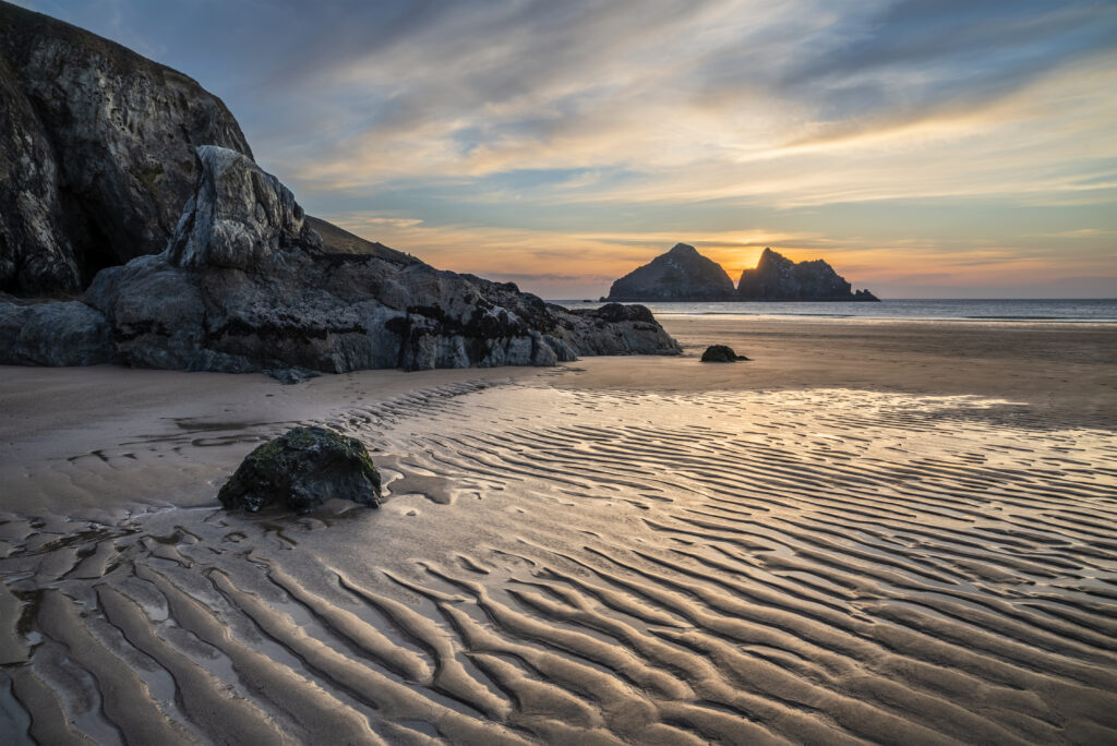 Holywell Bay Beach, Cornwell, UK (Photo Credit: Matt_Gibson / iStock)