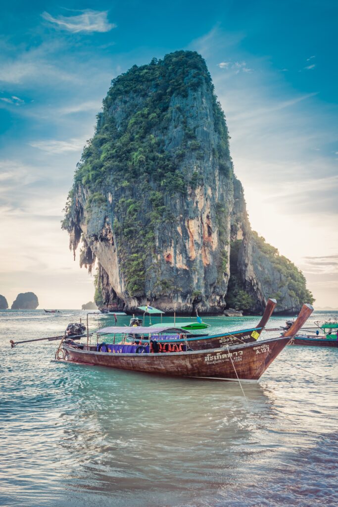 Most Australian international travelers booking on Trip.com have chosen to travel short-haul vacations to Southeast Asia (like Thailand) during their winter season this year. (Photo Credit: Marcin Kaliński on Unsplash)