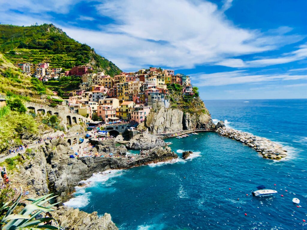 Cinque Terre, Italy (Photo Credit: Mike Swigunski on Unsplash)