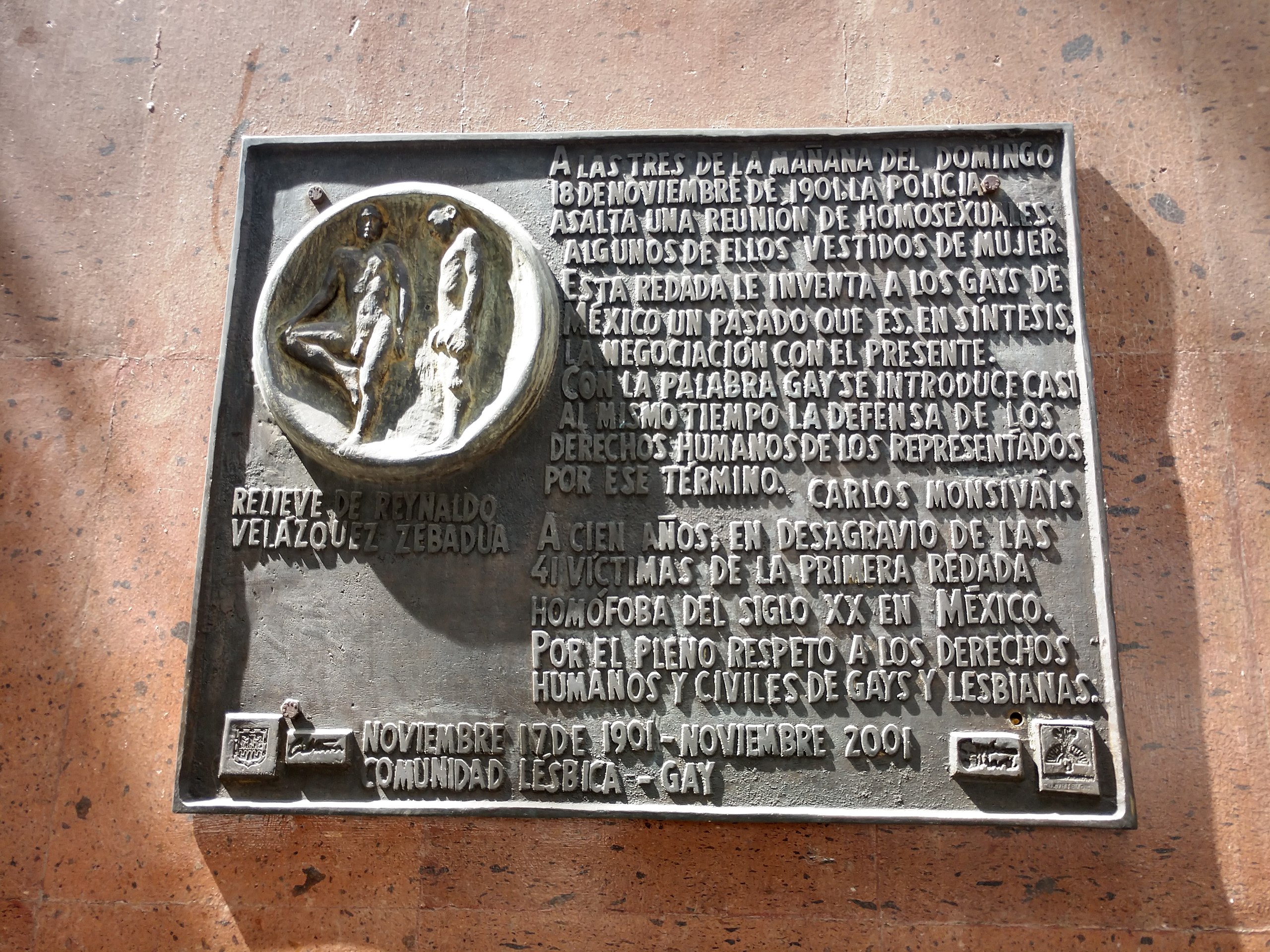 Baile de Los 41 Plaque on the José Martí Cultural Center, Mexico City (Photo Credit: Wikimedia Commons)