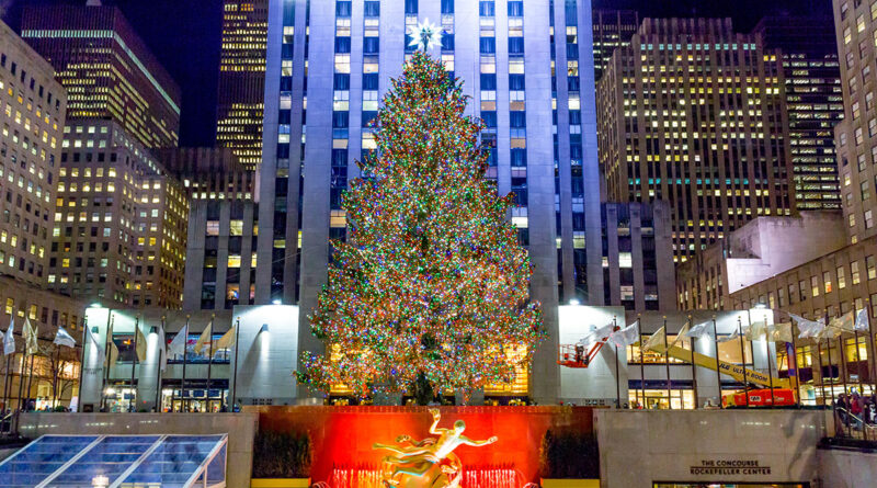 Christmas Tree at Rockefeller Plaza in NYC (Photo Credit: MACH Photos)