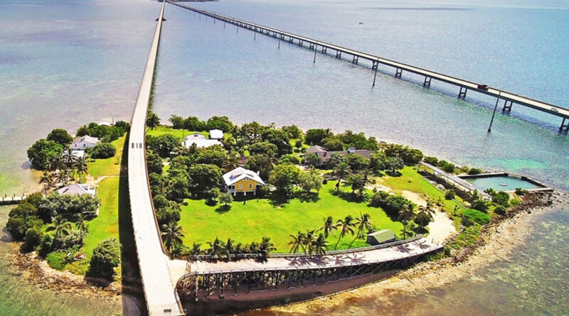 7 Mile Bride and Bahia Honda in The Florida Keys (Photo Credit: Peter W. Cross / Visit Florida)