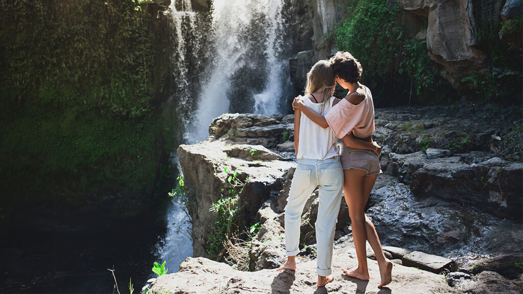 Lesbian couple in Ubud, Bali (Photo Credit: zjuzjaka / Shutterstock)