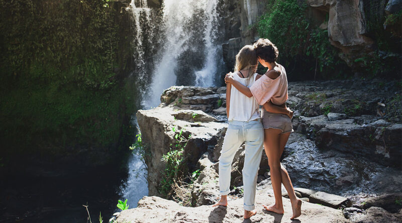 Lesbian couple in Ubud, Bali (Photo Credit: zjuzjaka / Shutterstock)