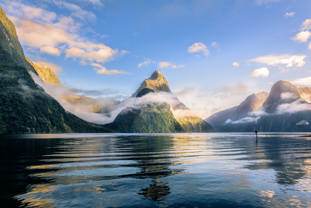 Milford Sound, New Zealand (Photo Credit: Natheepat Kiatpaphaphong / Shutterstock)