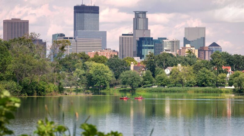 Lak o' Isles (Photo Credit: Krivit Photography / Meet Minneapolis)