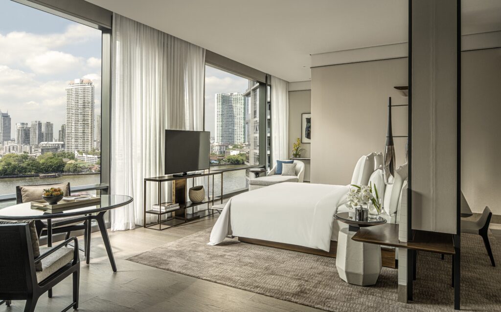 Studio River View Suite at Four Seasons Hotel Bangkok at Chao Phraya River (Photo Credit: Ken Seet / Four Seasons)