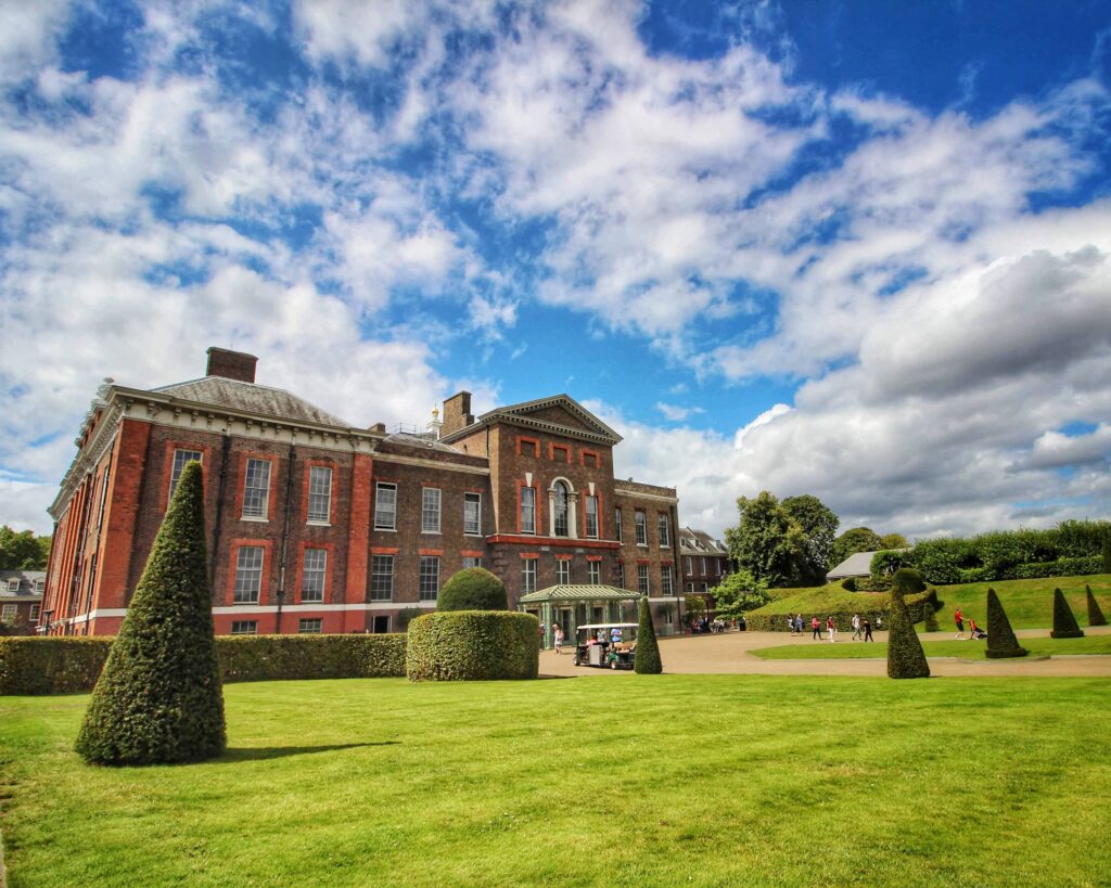 Kensington Palace (Photo Credit:  Martin Zenker on Unsplash)