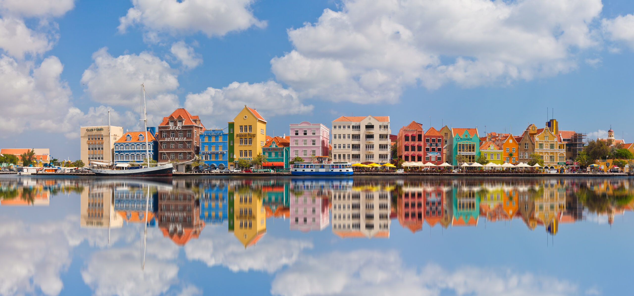 Willemstad, Curaçao (Photo Credit: Carlos Yudica / Shutterstock)