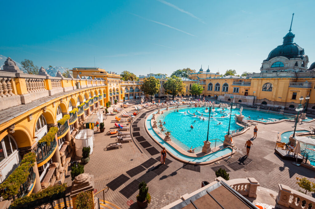 Széchenyi Baths and Pool in Budapest, Hungary (Photo Credit: @kali_story)