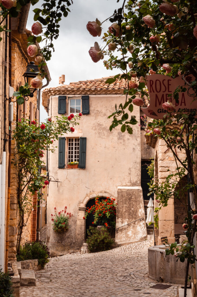 Séguret, Provence (Photo Credit: @kali_story)
