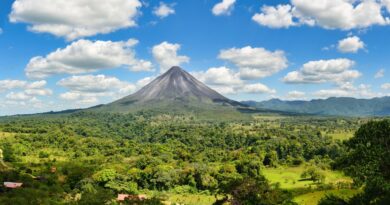 Arenal Volcano (Photo Credit: Ganz Twins / Shutterstock)