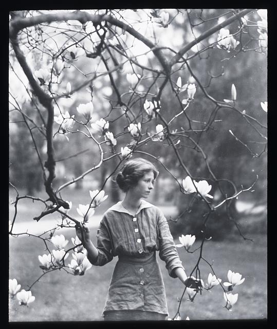 Edna St. Vincent Millay (Photo Credit: Arnold Genthe)