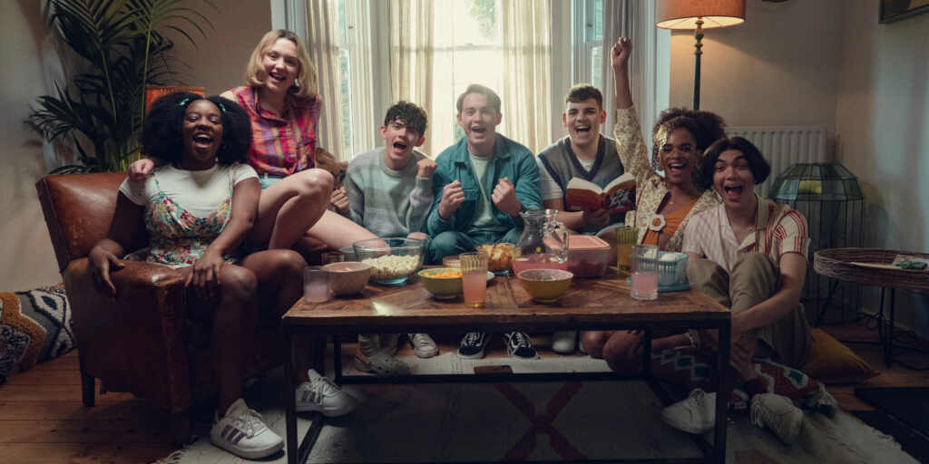 Heartstopper characters (l-f): Tara Jones (Corinna Brown), Darcy (Kizzy Edgell), Charlie Spring (Joe Locke), Nick Nelson (Kit Connor), Isaac Henderson (Tobie Donovan), Elle Argent (Yasmin Finney), and Tao Xu (William Gao) - Photo Credit: Netflix