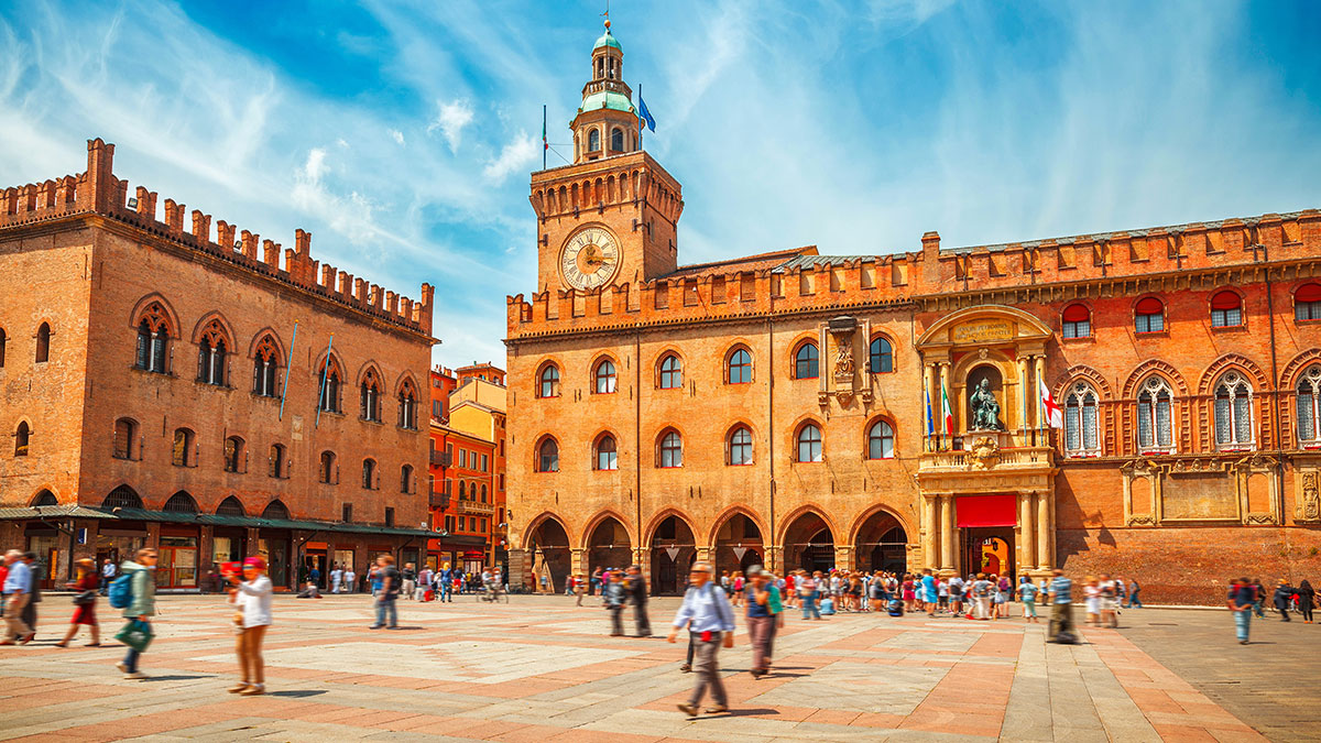 Italy Piazza Maggiore in Bologna (Photo Credit: Yasonya / Shutterstock)