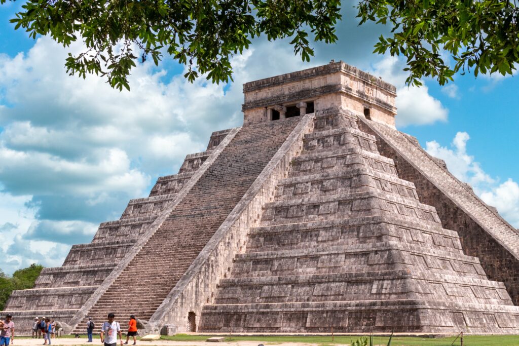 Chicen Itza pyramid (Photo Credit: Elesban Landero Berriozábal on Unsplash)