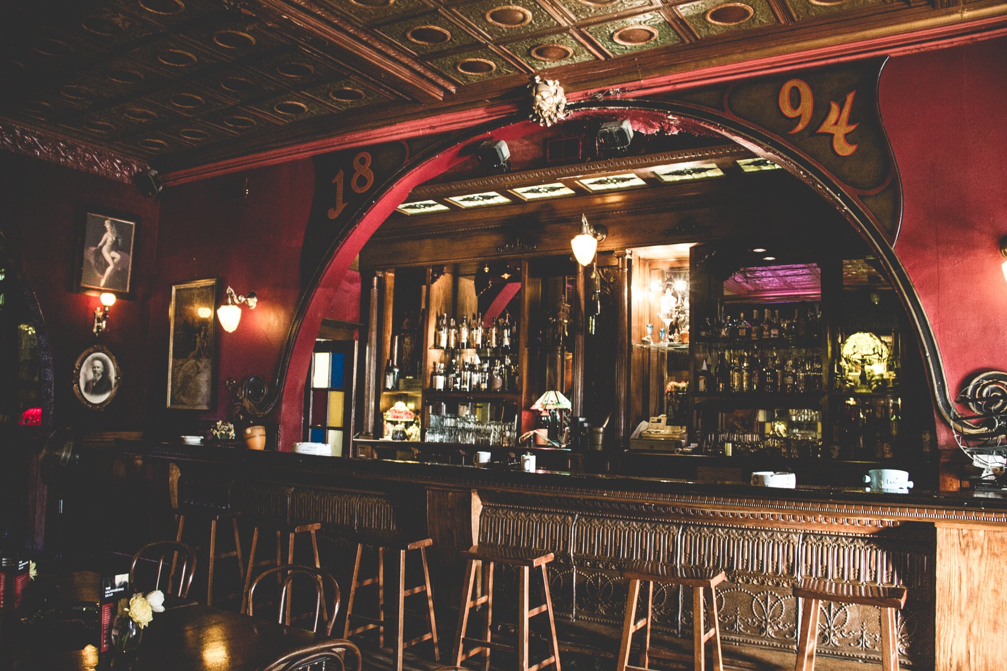 Shakers Cigar Bar (Photo Credit: Hangman Tours)