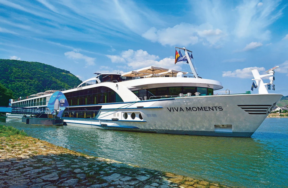VIVA Moments Exterior (Photo Credit: VIVA Cruises)