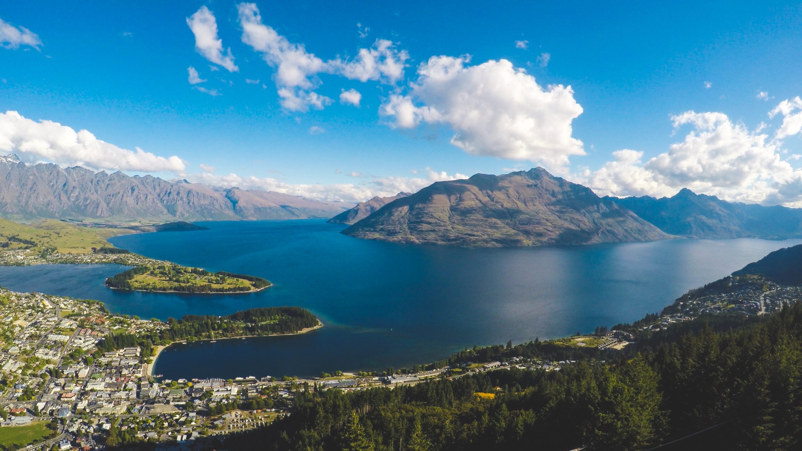 Queenstown, New Zealand (Photo Credit: Ömer Faruk Bekdemir on Unsplash)