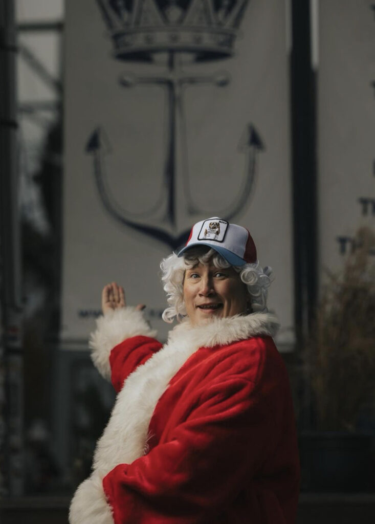 Santa Claus Kristen Becker (Photo Credit: Joe Navas)