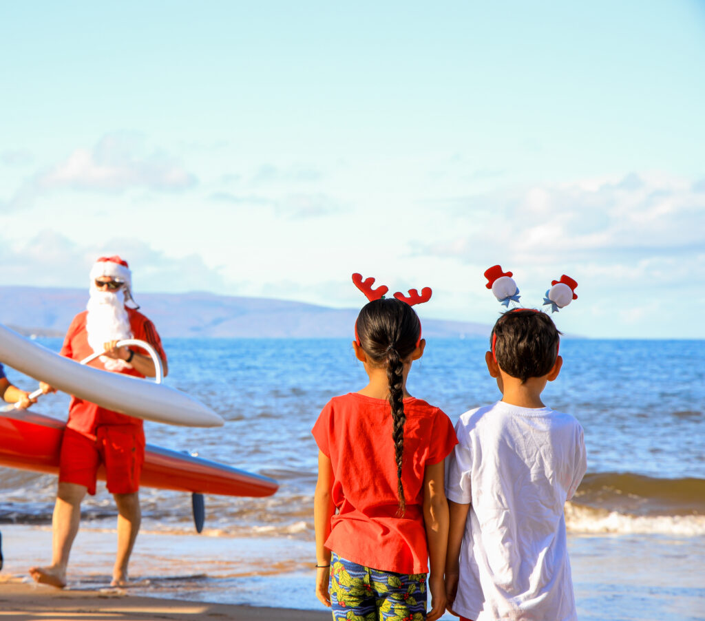 Santa Canoe (Photo Credit: Wailea Beach Resort)