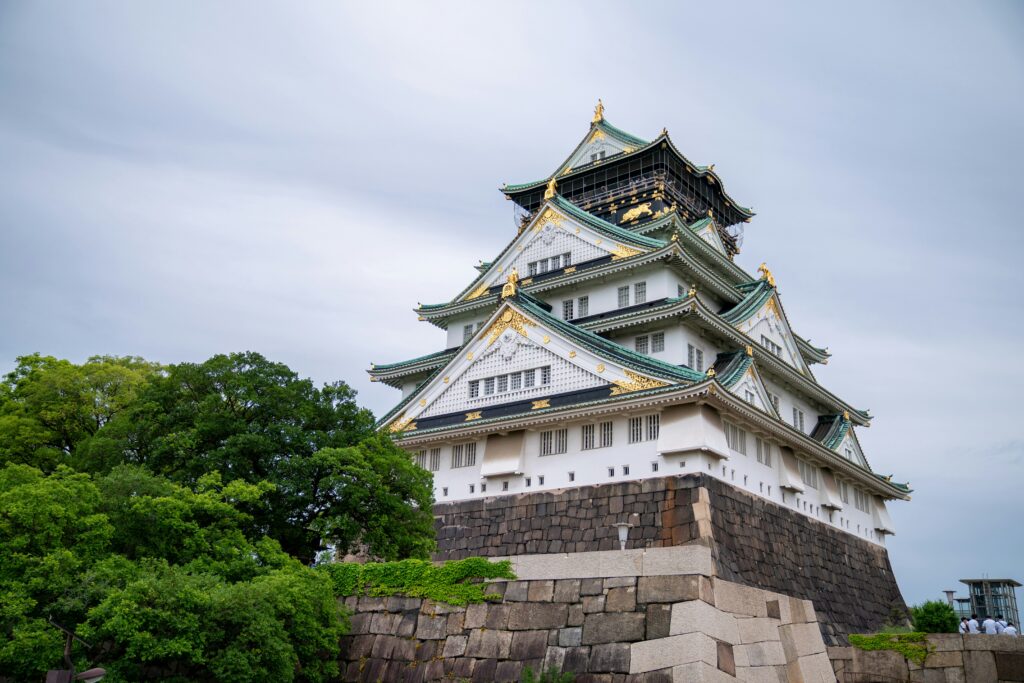 Osaka Castle in Japan (Photo Credit: Jason Rost on Unsplash)