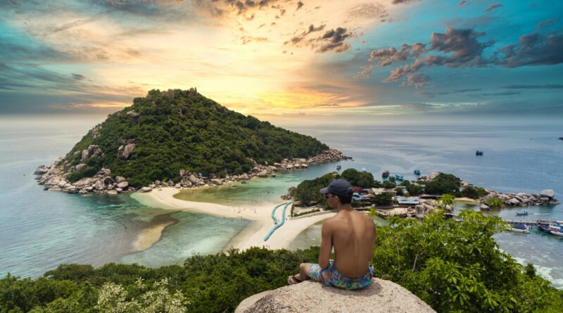 Where Everyone Will Post From This Summer: Top 10 Beaches