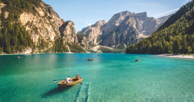 How to Discover the Hidden Gems at Your Travel Destination 