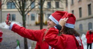 Experts Warn Christmas Travelers of Cybercrime Spike  