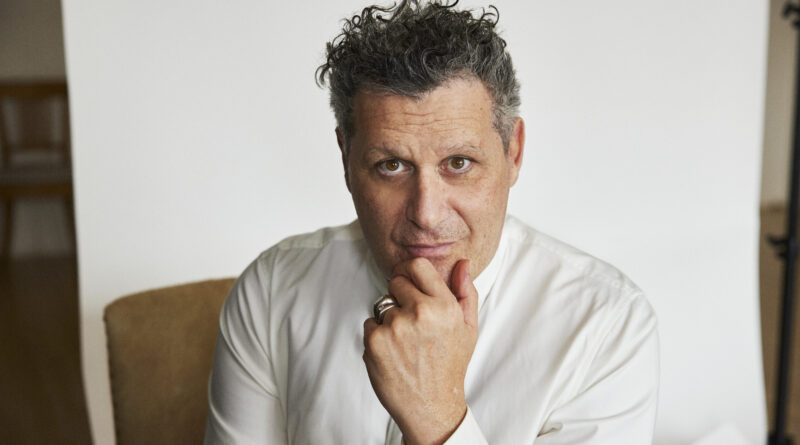 Hooray! Isaac Mizrahi Brings His Jazz Band & Tea to 54 Below