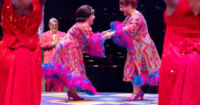 First Look: Ginger Minj Makes Debut in Iconic Musical of Hairspray