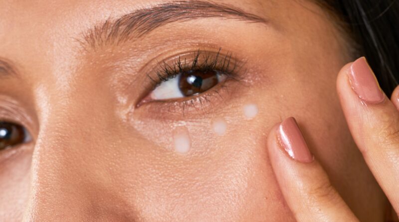 The Travel Face: Why Your Eyes and Lips Give You Away